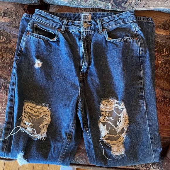 BDG Denim - BDG Mom High-Rise women’s 9 (29) Ripped Jeans Medium Dark Wash SIZE 8/9